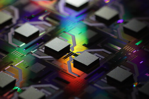 Durch den Einsatz von Silizium-Photonik-Technologie kann das Lidar-System von Steerlight auf bewegliche Teile verzichten und ist auf einem Chip untergebracht.