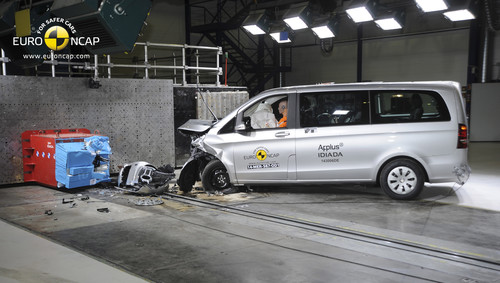 Euro-NCAP-Crashtest: Mercedes-Benz V-Klasse.