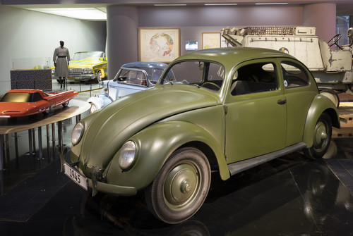 CCG-Käfer (1945) der Autostadt im Londoner „Victoria & Albert Museum“. 