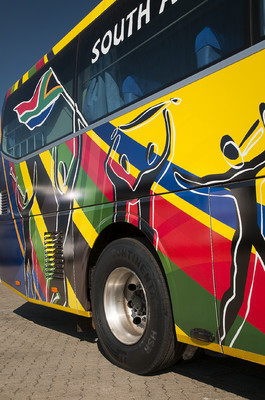 Continental rüstet die Team- und Transfer-Busse der Fußball-Weltmeisterschaft 2010 mit Reifen aus.
