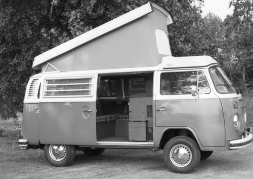 Eine der ersten Camping-Einrichtungen von Westfalia im VW Bus.