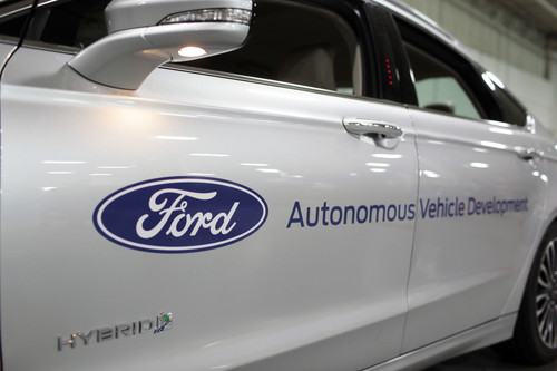 Ford Fusion Hybrid als Technologieträger für autonomes Fahren.