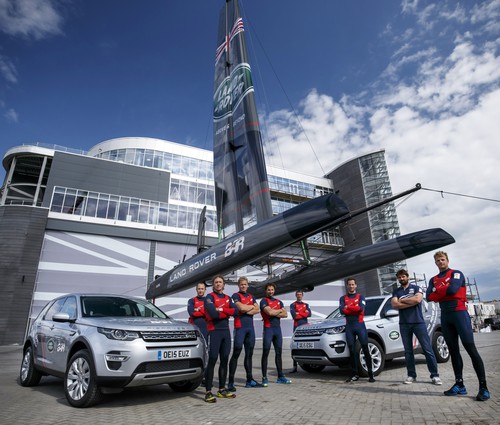 Land Rover unterstützt America&#039;s-Cup-Team &quot;Land Rover BAR&quot;.
