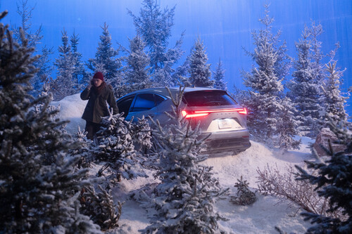 Lexus NX in „Moonfall“.
