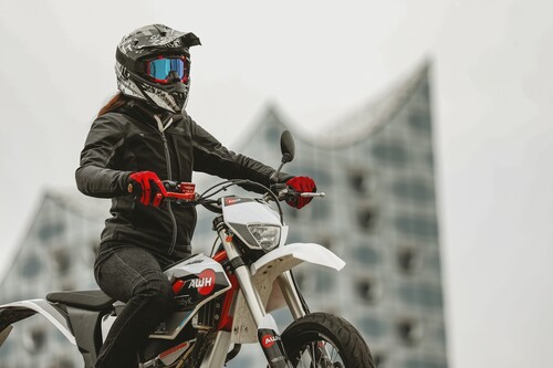 Motorrad-Fahranfänger können bei Louis 15 Prozent Rabatt auf die erste Ausrüstung bekommen.