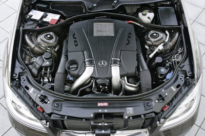 Neuer V8 Mercedes-Benz.