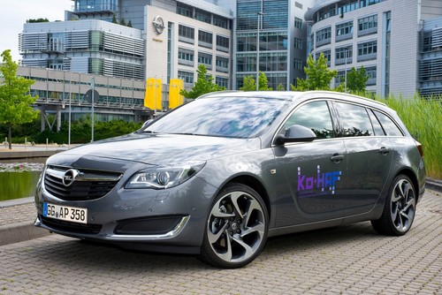 Opel beteiligt sich mit einem Insignia-Versuchsfahrzeug am Forschungsprojekt „Ko-HAF – Kooperatives hochautomatisiertes Fahren“.