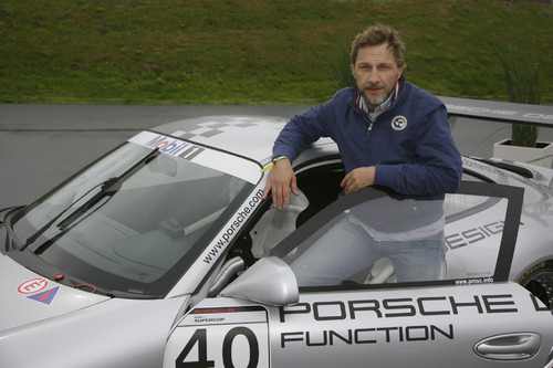 Richy Müller zu Gast bei Porsche auf dem Nürburgring.