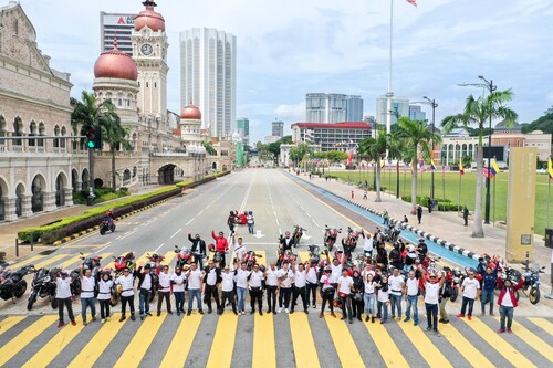 Unter dem Motto „#WeRideAsOne“ trafen sich Ducati-Fahrer in über 40 Ländern weltweit (hier in Malaysia)