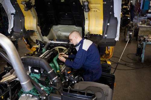 Volvo Trucks testet Smartphone-Technologie in den Werkstätten.