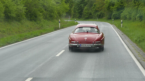 Aus dem SWR-Film „Skandal um Oldtimer  – der tiefe Fall des Klaus Kienle“ (im Bild ein Mercedes 300 SL).