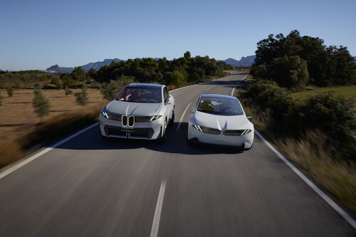 BMW Vision Neue Klasse X und Limousine.