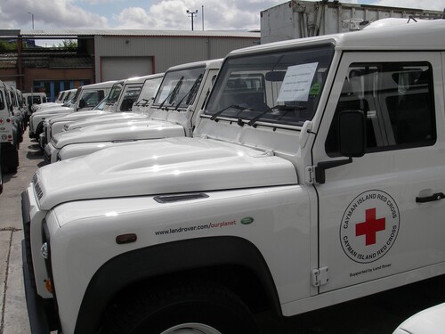 Defender im Einsatz für Rotes Kreuz Cayman Islands.