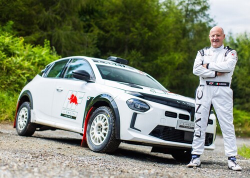 Der zweimalige Rallye-Weltmeister Miki Biasion mit dem Lancia Ypsilon Rally 4 HF.