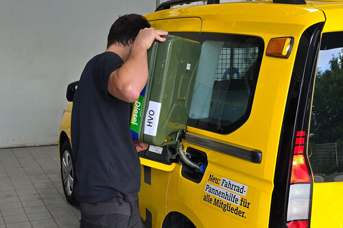 Die ADAC-Straßenwacht setzt zukünftig auf den neuen VW Caddy. Die Pannenhilfefahrzeuge werden nach Möglichkeit mit HVO100 betankt.