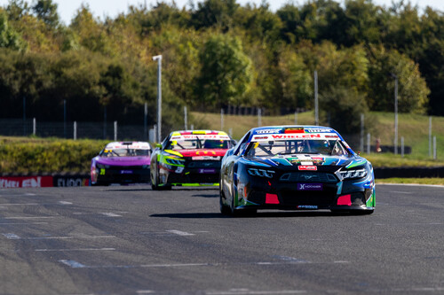 Die Euro-Nascar-Serie in der Motorsport-Arena Oschersleben.