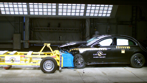 Euro-NCAP-Crashtest: Mercedes-Benz E-Klasse.
