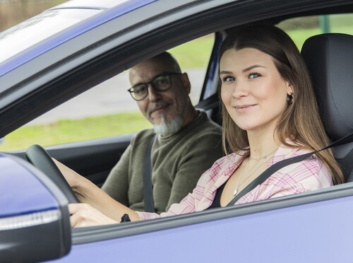 Früher Führerschein dank begleitetem Fahren,