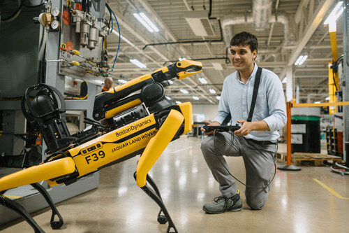 JLR setzt Roboterhund „Rover“ zur Überwachung der Produktionsanlagen im Werk Coventry ein.