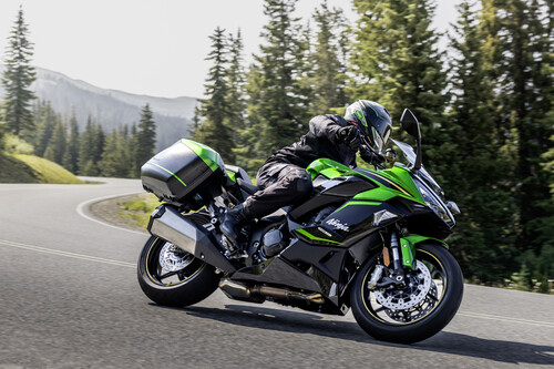 Kawasaki Ninja 1100 SX.