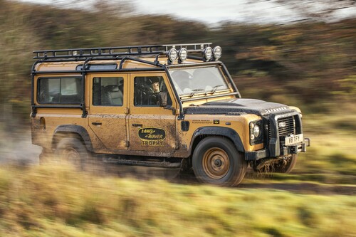 Land Rover Classic Defender Works V8 Trophy (2021).