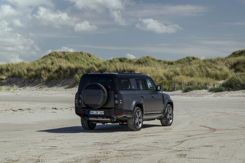 Land Rover Defender.