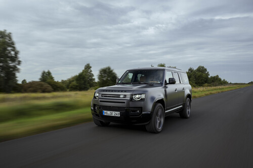 Land Rover Defender.