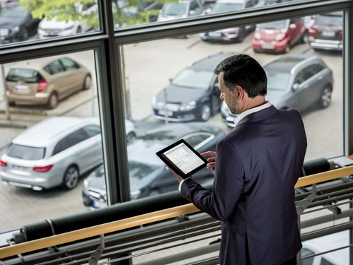 Mercedes-Benz-Dienst Connect Business.