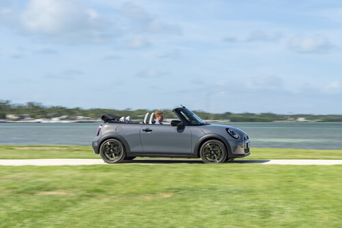 Mini Cooper Cabrio.