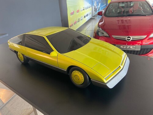 Modell eines Coupés: So hätte ein Nachfolger des Opel Monza aussehen können.