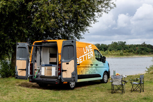 Nissan Interstar mit herausnehmbaren Campingmodul von Plug Van.