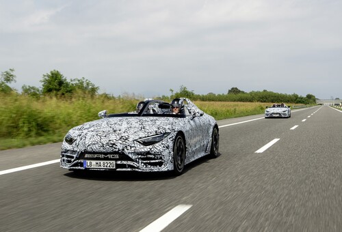 Noch getarnte Prototypen des Mercedes-AMG Pure Speed.