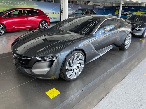Opel-Studie Monza: Das Coupé von 2013 war ein Ausblick auf das künftige Opel-Design.
