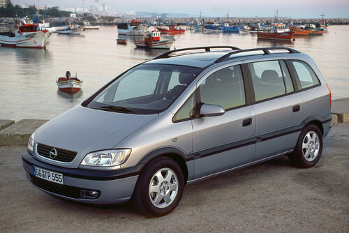Opel Zafira A (1999).