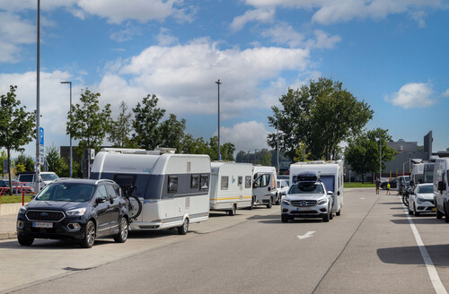 Rastanlage: Wohnwagen und Wohnmobile benötigen mehr Platz zum Parken.