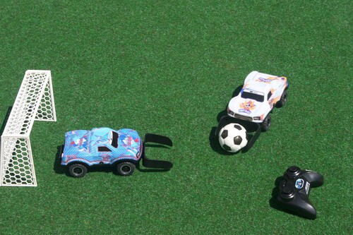 RC-Car-Set „Football League“ von Revell.