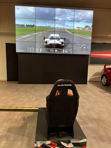 Rennsimulator in der Kölner Toyota Collection.