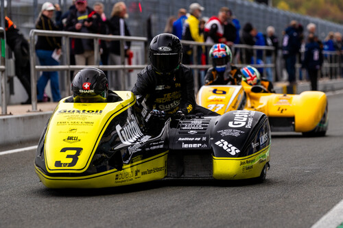 Sidecar-Festival in der Motorsport-Arena Oschersleben: Markus Schlosser und Luca Schmidt gewannen in der WM-Klasse.