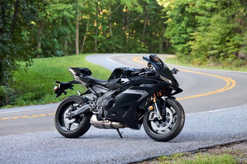 Yamaha R9.