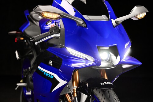 Yamaha R9.