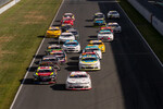 Nascar-Starterfeld in der Motorsport Arena Oschersleben.